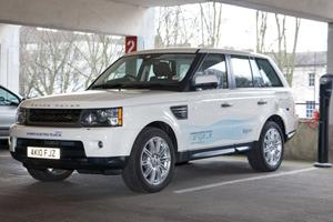 Полноприводный гибрид от Land Rover в Женеве